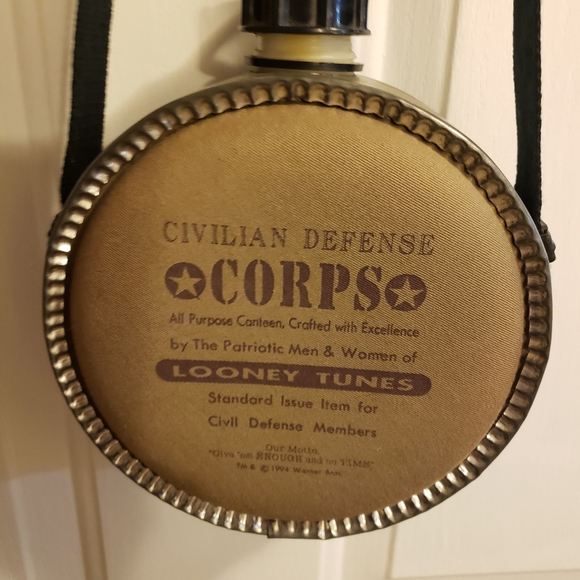 Vintage 1994 "Taz" Tasmanian Devil Canteen - Picture 7 of 8